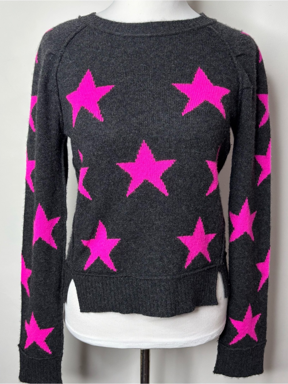 AQUA 100% Cashmere Star Intarsia Sweater Gray Pink Women’s S